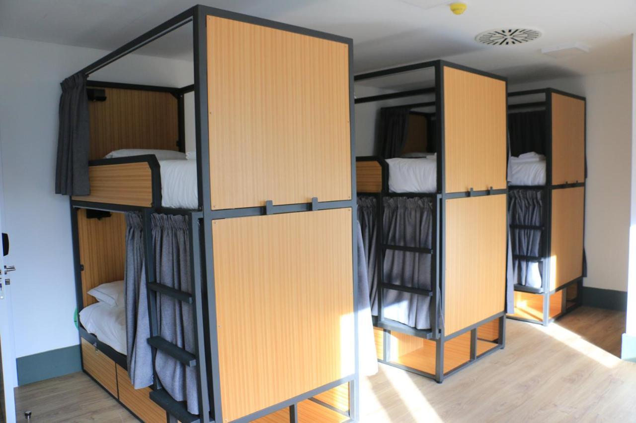Alianca Cafe & Hostel Ангра-ду-Ероїшму Екстер'єр фото