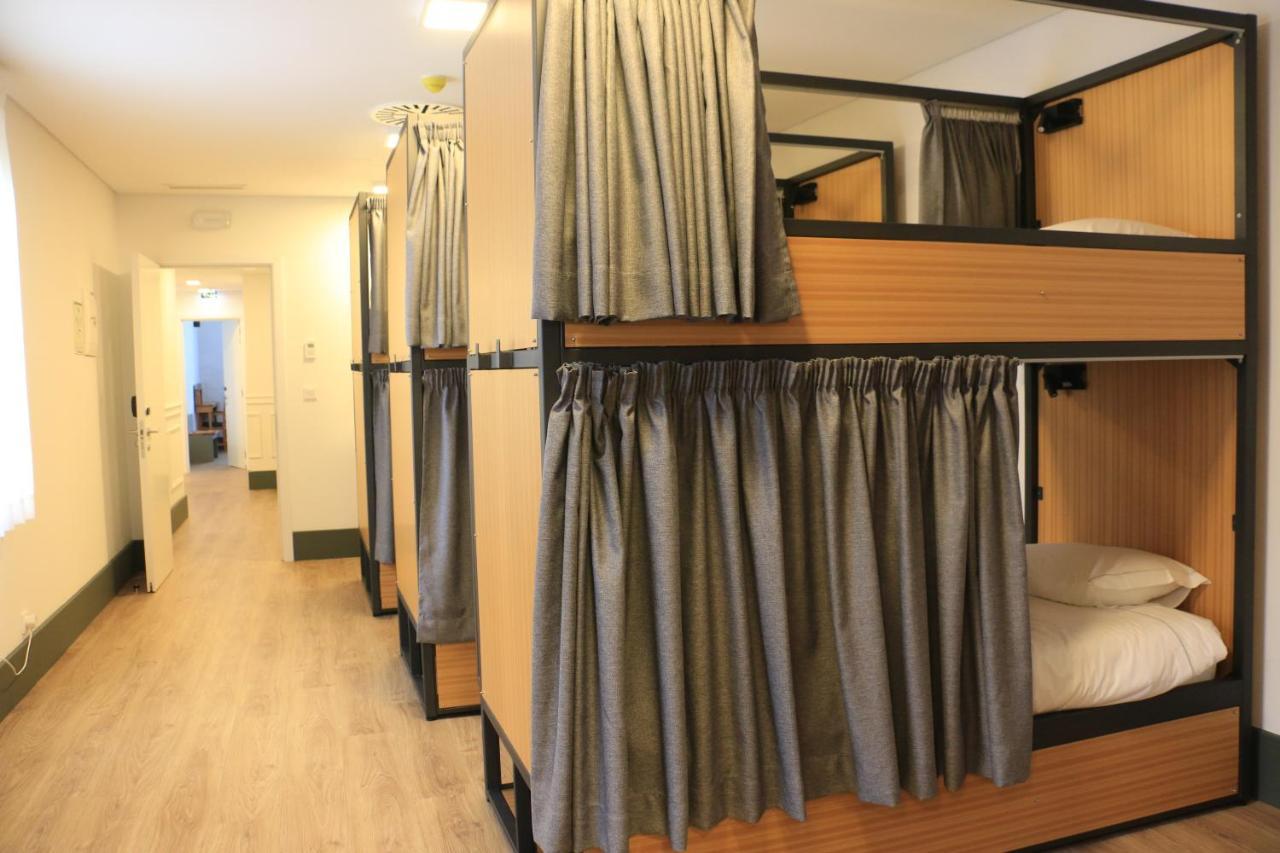 Alianca Cafe & Hostel Ангра-ду-Ероїшму Екстер'єр фото