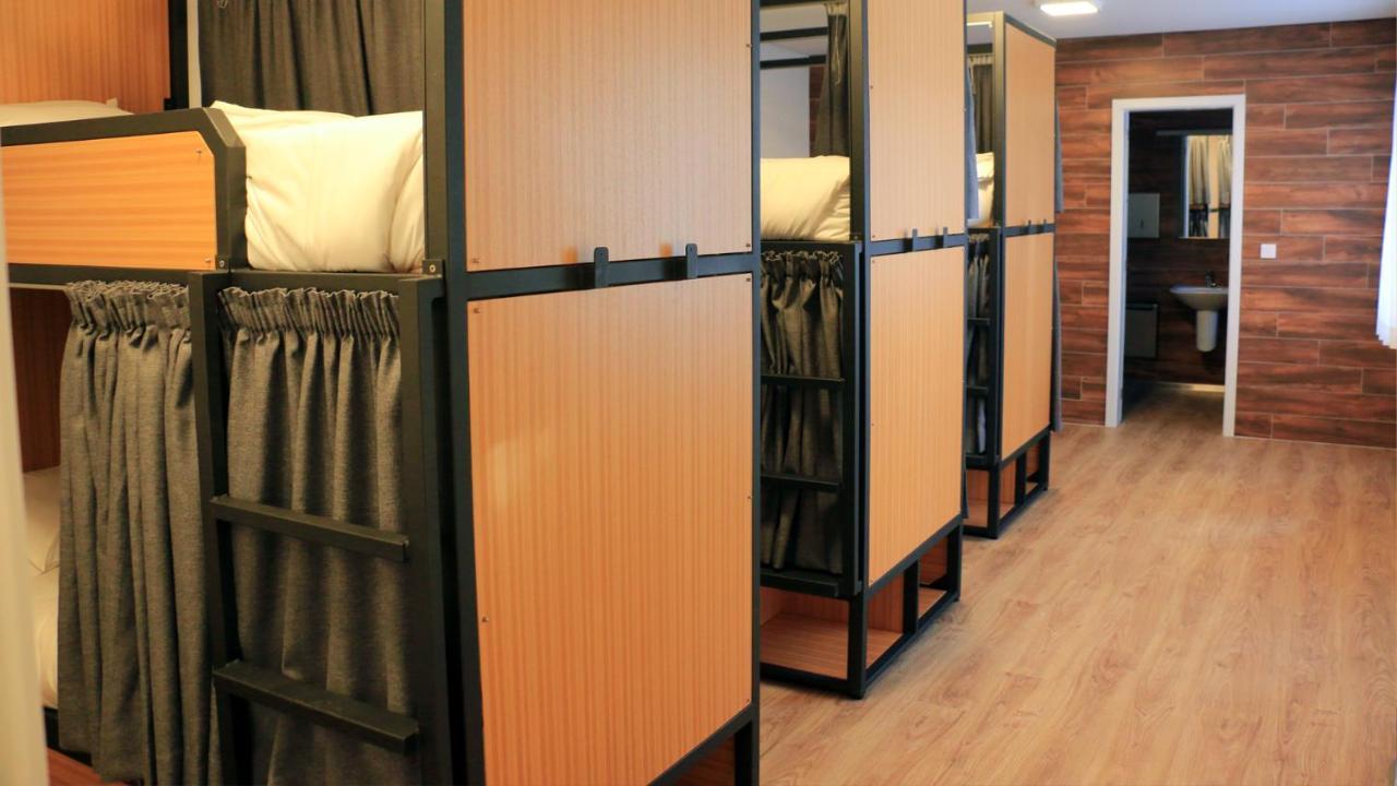 Alianca Cafe & Hostel Ангра-ду-Ероїшму Екстер'єр фото