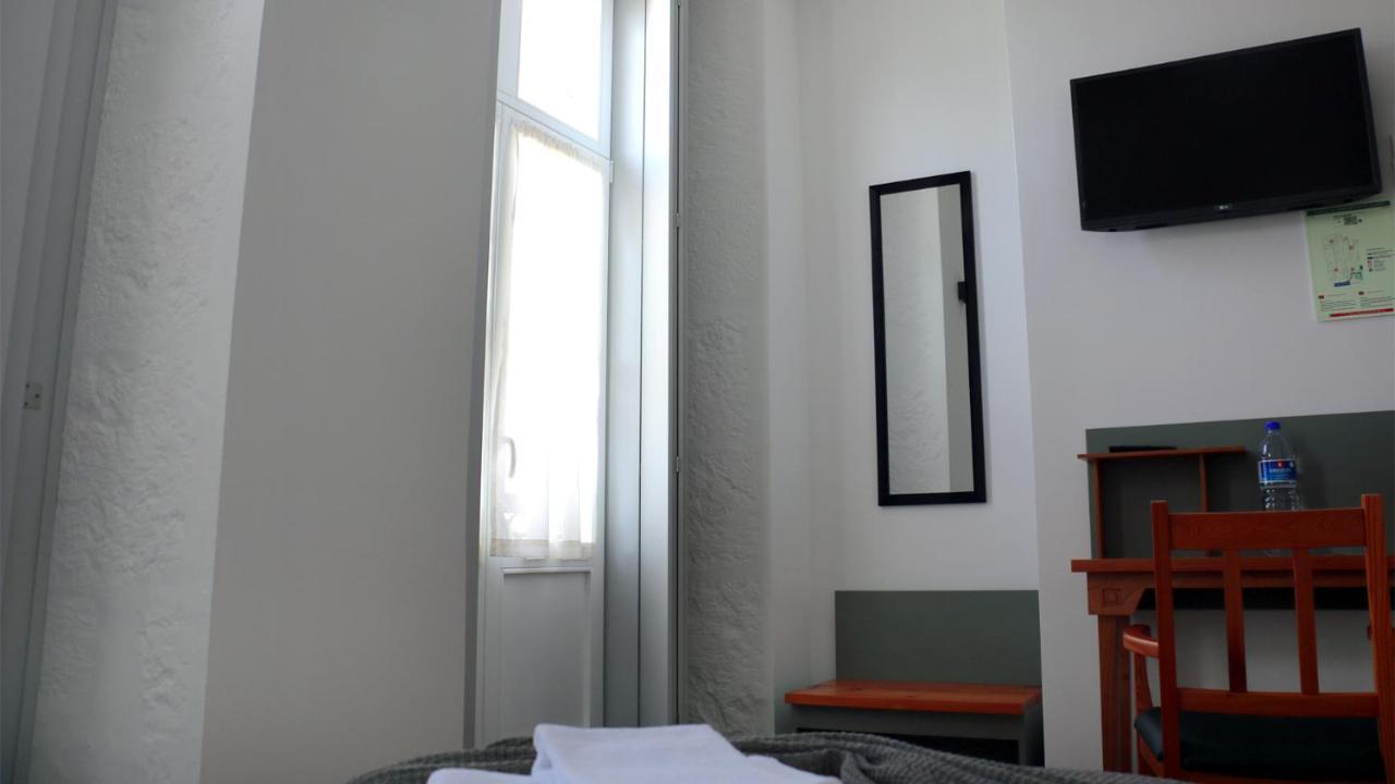 Alianca Cafe & Hostel Ангра-ду-Ероїшму Екстер'єр фото