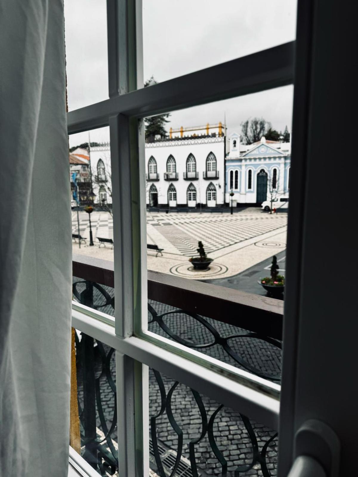 Alianca Cafe & Hostel Ангра-ду-Ероїшму Екстер'єр фото